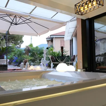 Penthouse Montecarlo Style With Lounge Pool Apartman La Spezia