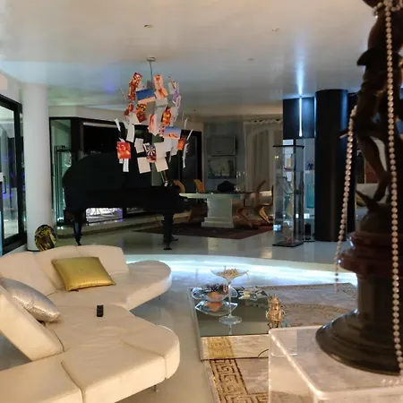 Penthouse Montecarlo Style With Lounge Pool Apartman La Spezia